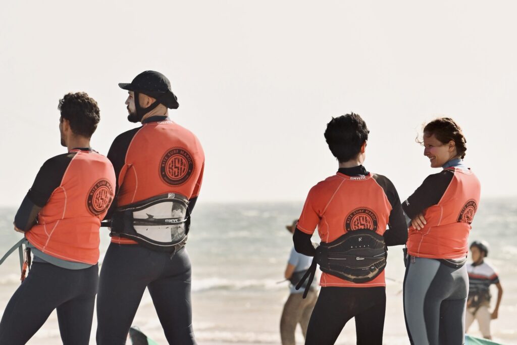 cours de surf maroc | équipe de moniteurs du centre d’Essaouira | 2