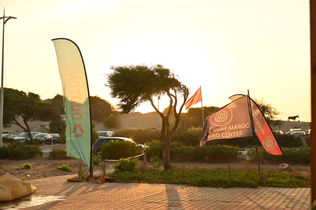 Entrée du centre KITESURF MAROC à Essaouira au coucher du soleil surf essaouira | entrée du centre de kitesurf au coucher du soleil | 4